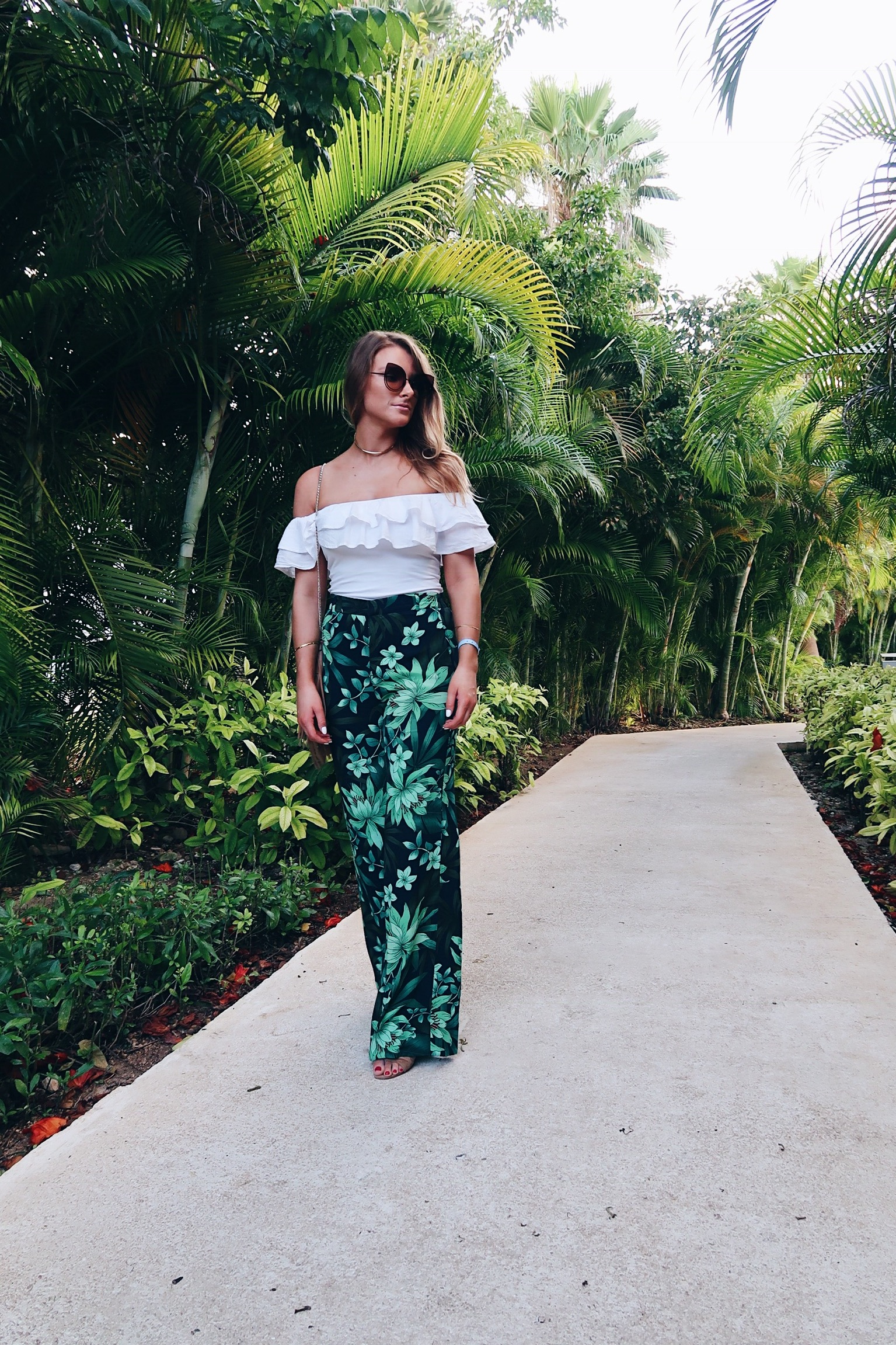 wide leg pants, fashion blogger Amanda conquer