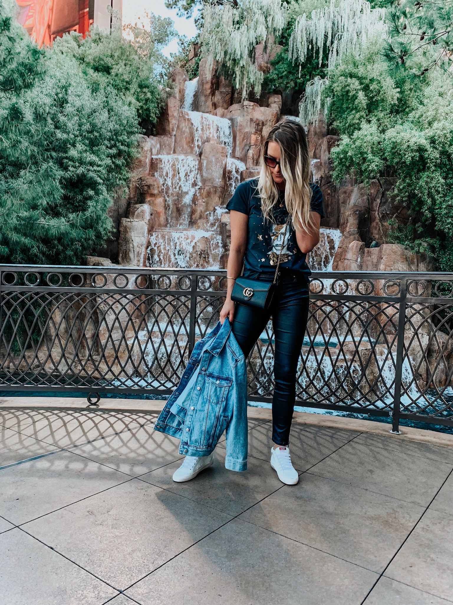 CASUAL OUTFIT FOR EXPLORING VEGAS - Life with A.Co by Amanda L. Conquer